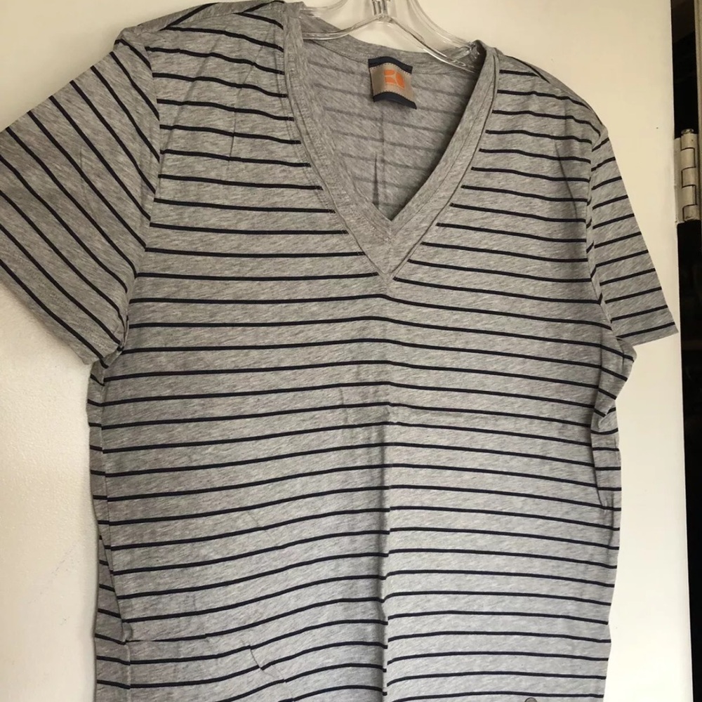 Hugo Boss Men’s V-Neck T shirt size M